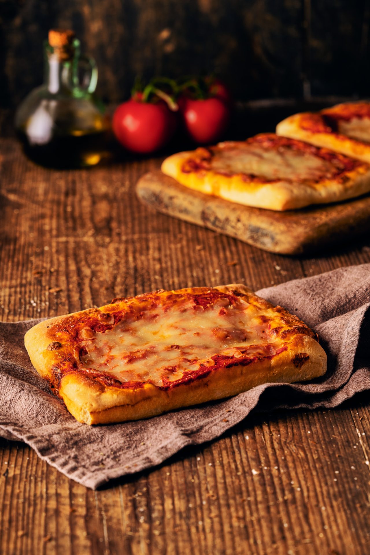 Trancio di pizza margherita con olio extravergine d'oliva